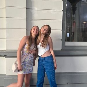 Meet your Posher, Laura